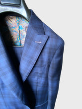 Load image into Gallery viewer, Custom Made Suit
